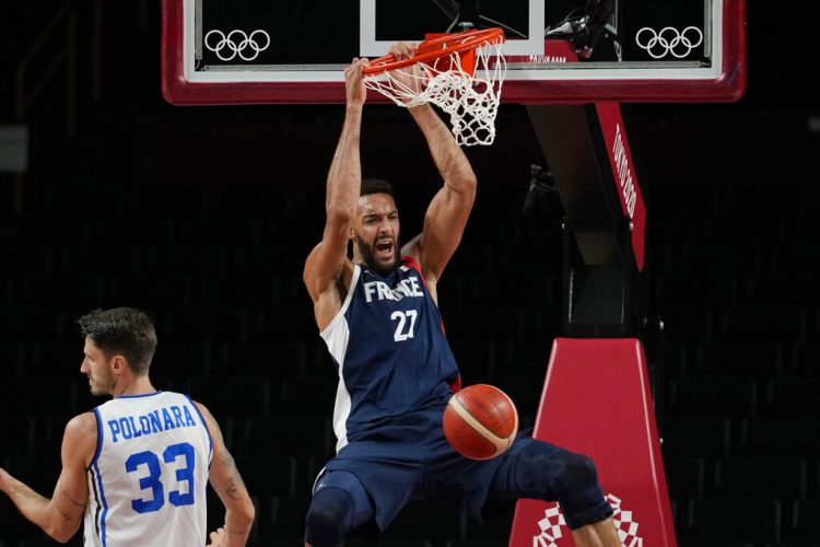 France tops Italy 84-75 to reach men's basketball semifinals